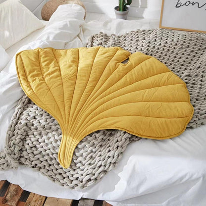 Leaf Shaped Dog Blanket - karuna